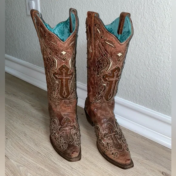Corral Brown Embroidered Distressed Western Boots - Picture 2 of 4
